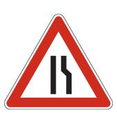 Verkehrsschild, Gefahrzeichen "Einseitig verengte Fahrbahn, Verengung rechts" [VZ 121-10], StVO