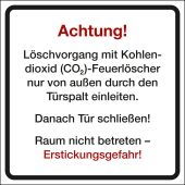 Warnzeichen Textschild "Löschvorgang mit Kohlendioxid (CO2)-Feuerlöscher von außen einleiten...", Folie (0,1 mm), 200 x 200 x 0,1 mm, DGUV Information 205-023