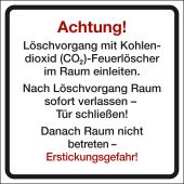 Warnzeichen "Löschvorgang mit Kohlendioxid (CO2)-Feuerlöscher im Raum einleiten...", Folie (0,1 mm), 200 x 200 mm, DGUV Information 205-023, selbstklebend